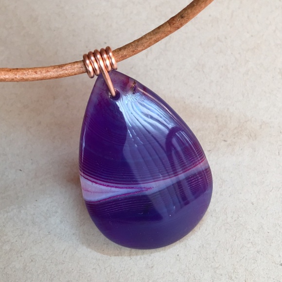 Jewelry - ❤️Stunning 16”Purple Agate Leather Choker Necklace